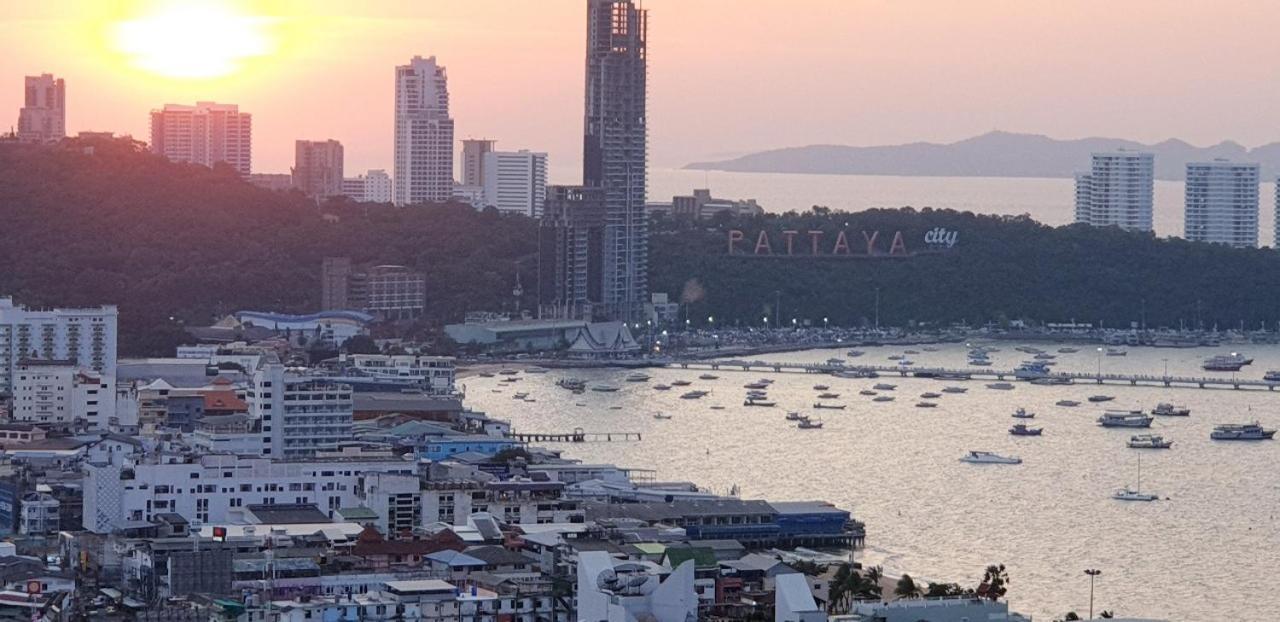 The Base Central Pattaya Quiet King-Bed With Infinity Pool & Free Netflix! Екстериор снимка