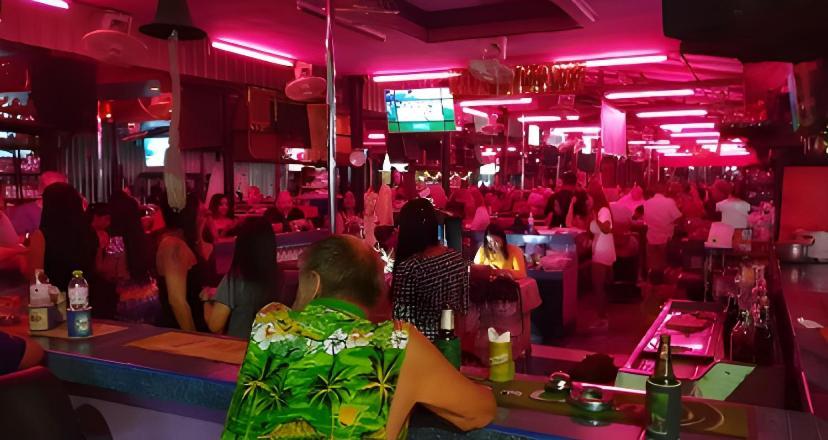 The Base Central Pattaya Quiet King-Bed With Infinity Pool & Free Netflix! Екстериор снимка